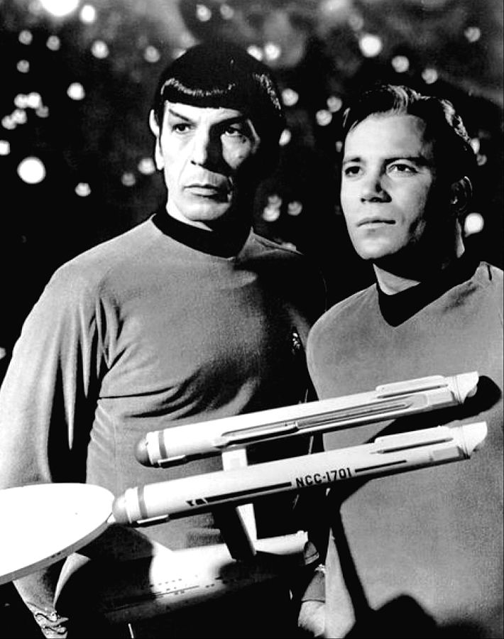 710px-leonard_nimoy_william_shatner_star_trek_1968